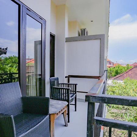 Oyo 4012 Ari Beach Inn Кута Екстер'єр фото