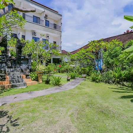 Oyo 4012 Ari Beach Inn Кута Екстер'єр фото