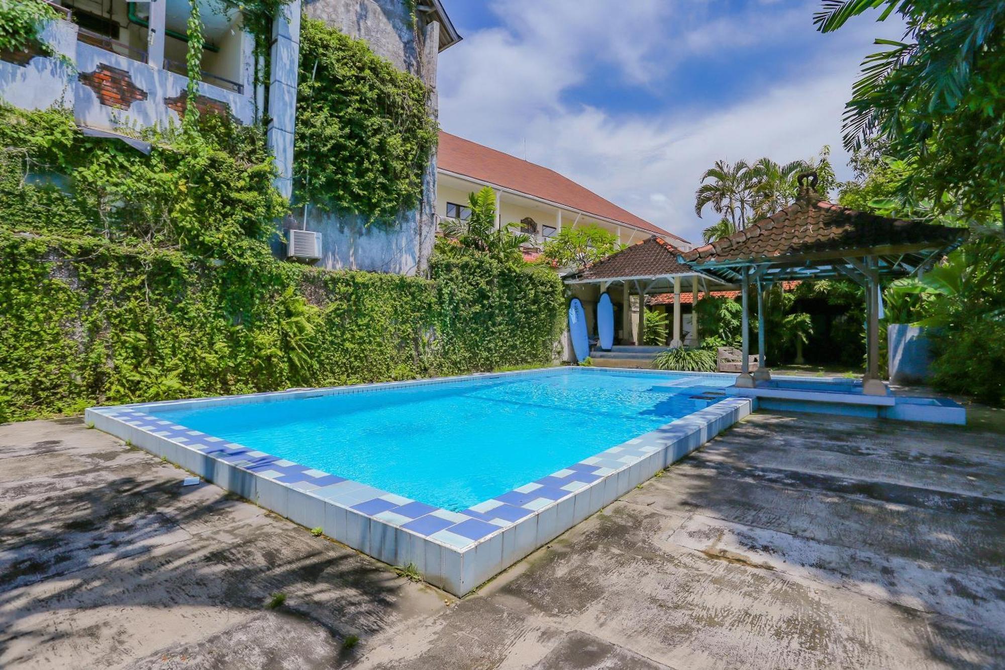 Oyo 4012 Ari Beach Inn Кута Екстер'єр фото