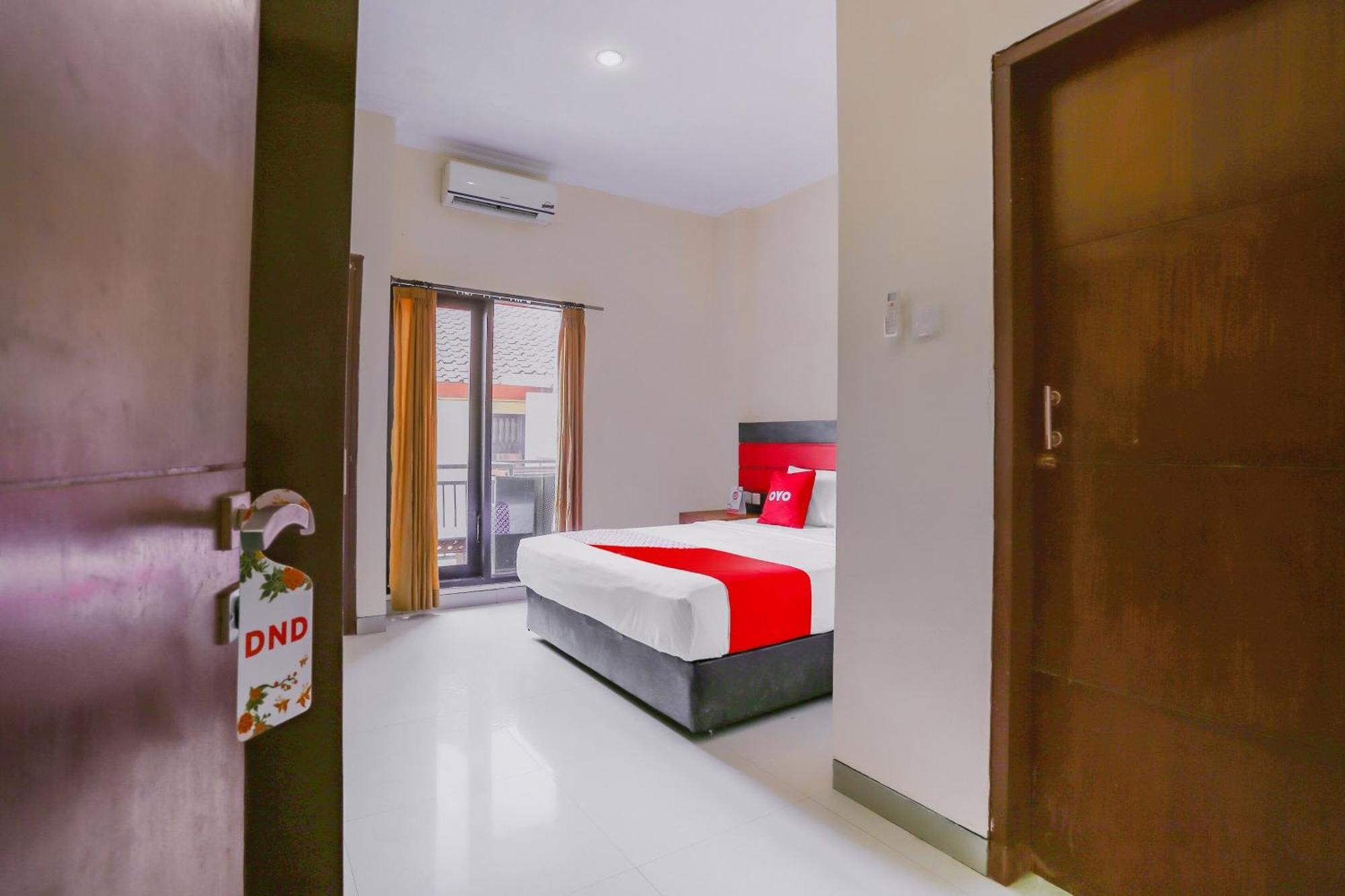Oyo 4012 Ari Beach Inn Кута Екстер'єр фото