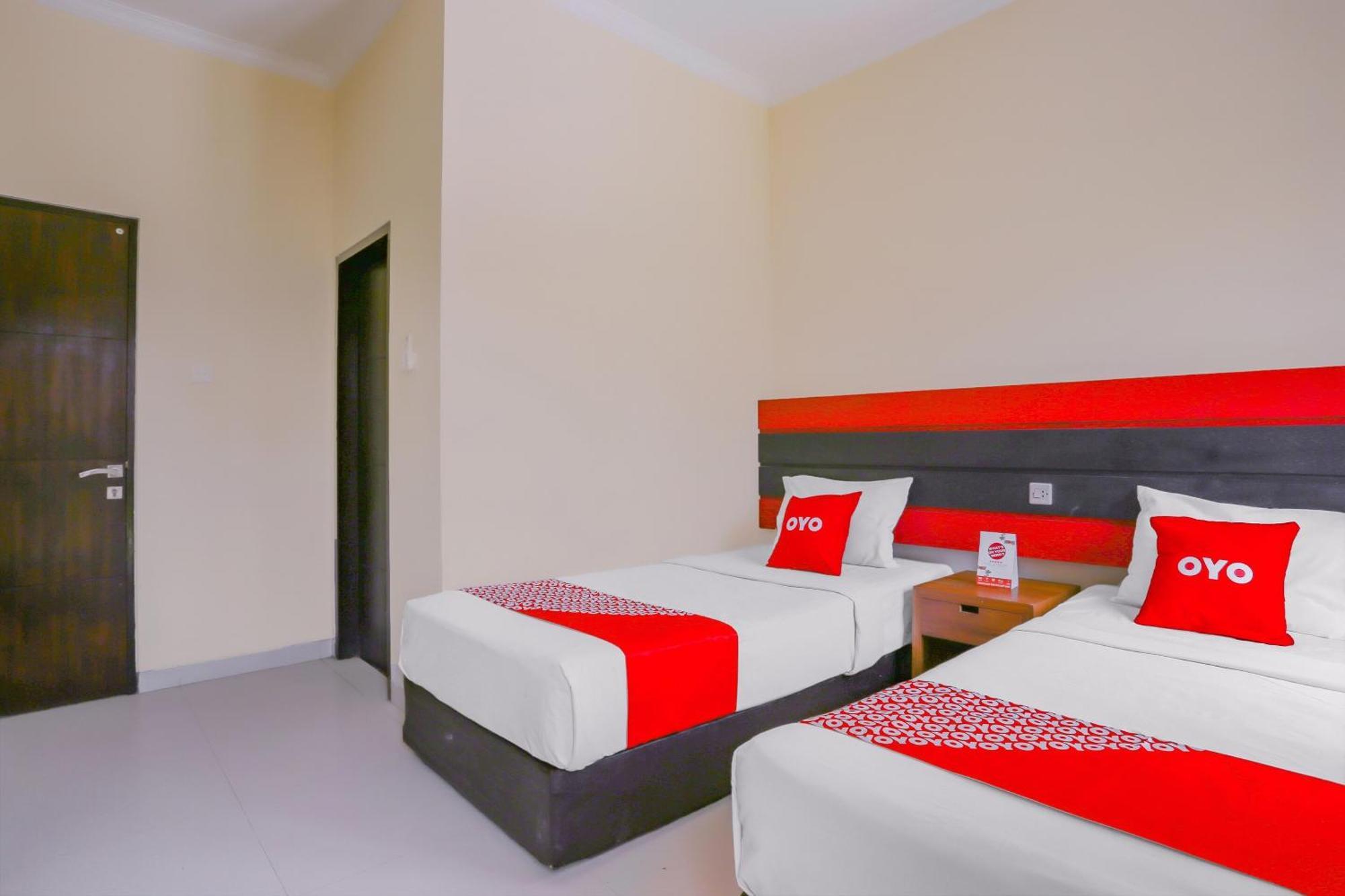 Oyo 4012 Ari Beach Inn Кута Екстер'єр фото