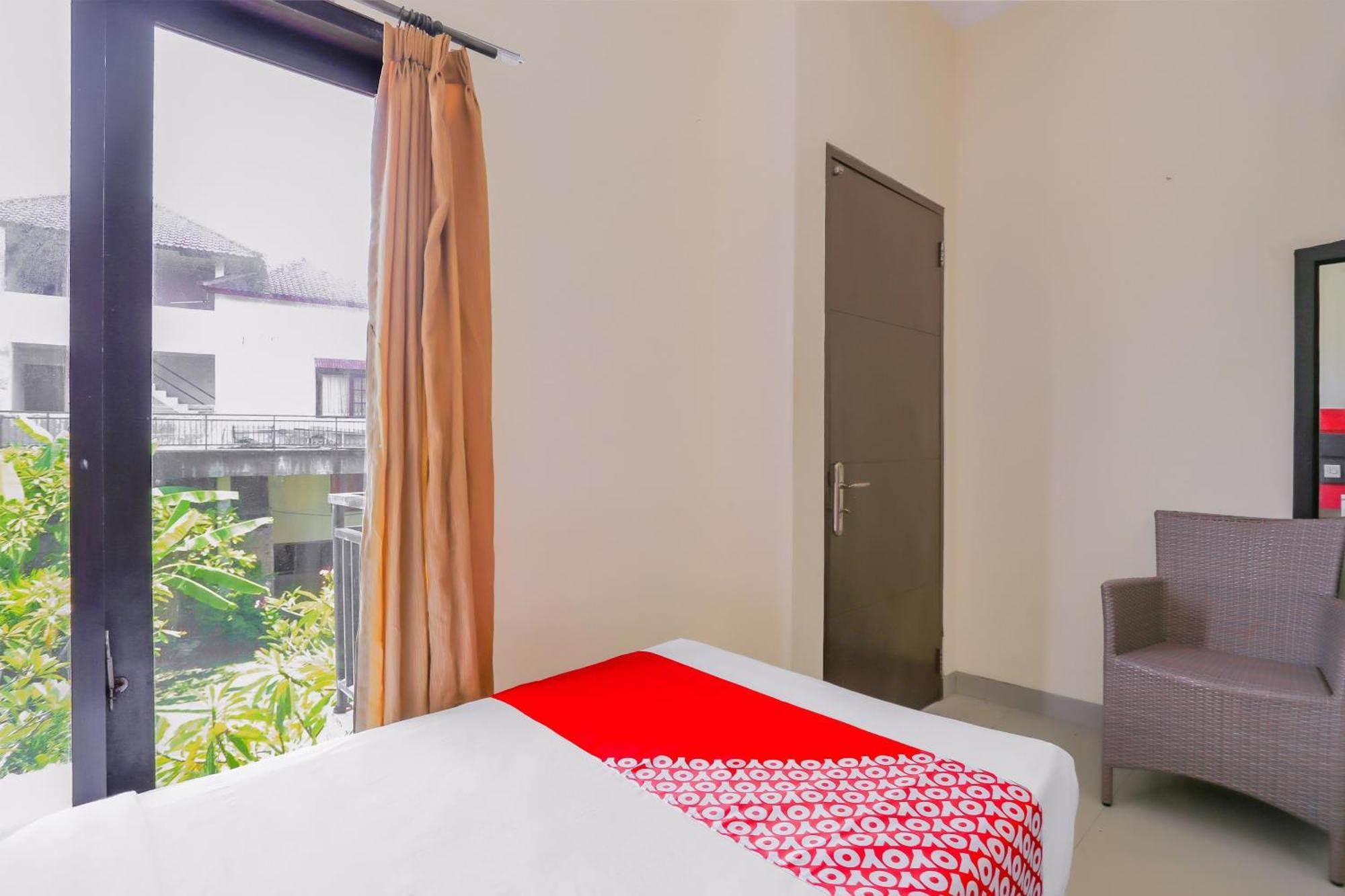Oyo 4012 Ari Beach Inn Кута Екстер'єр фото